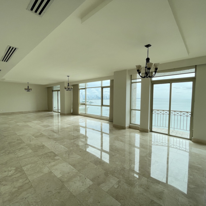 Spacious luxury apartment for rent in Punta Pacifica