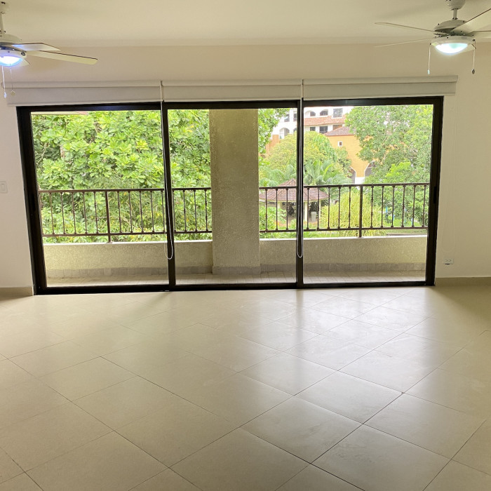 Spacious and beautiful 3 bedroom apartment for rent in Embassy Club