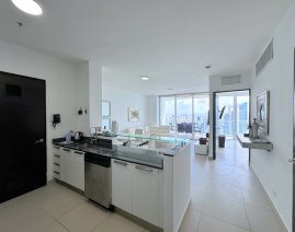 Beautiful apartment with stunning ocean view for rent on Avenida Balboa