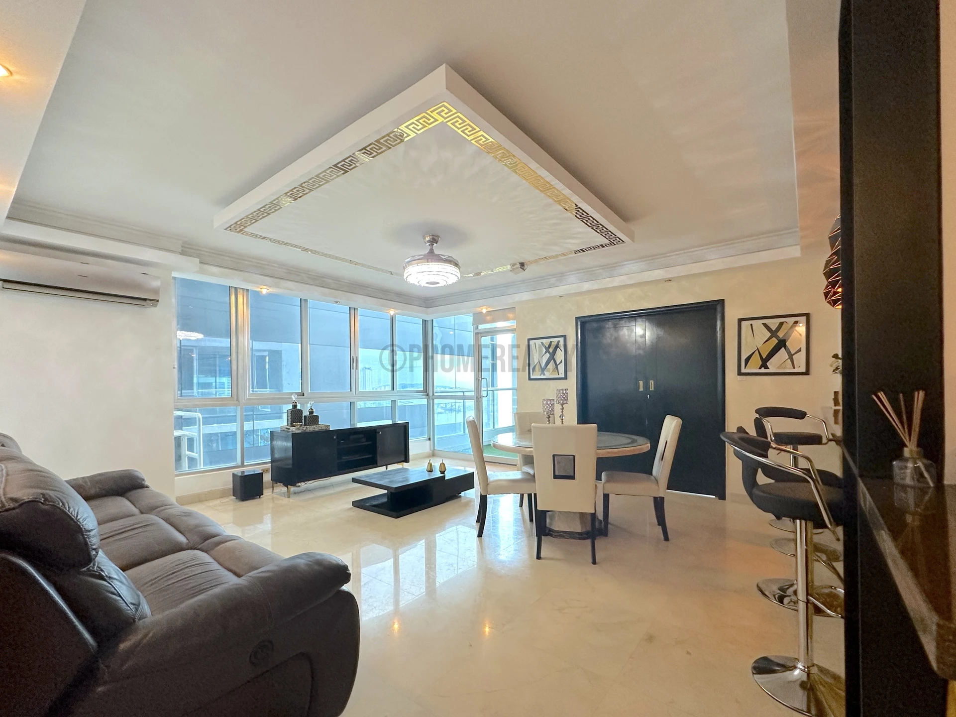 Beautiful Apartment on Avenida Balboa for rent