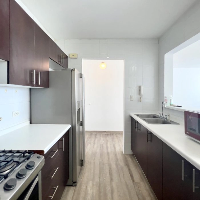 Beautiful apartment for rent in Edison Park