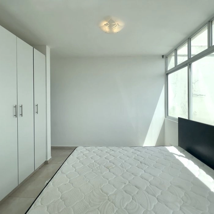 Beautiful apartment for rent in Edison Park